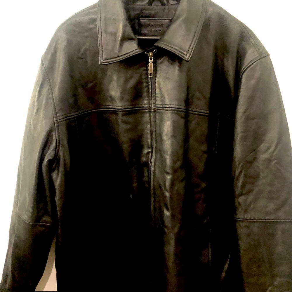 Men’s black leather Denver Hayes Jacket. Size XXL.